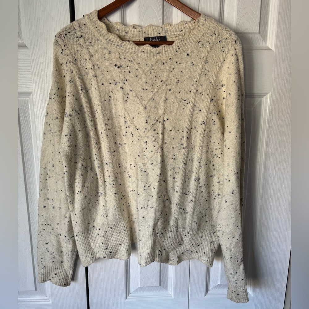 Belle by Belldini White Knit Sweater with Scalloped Neckline Size Medium